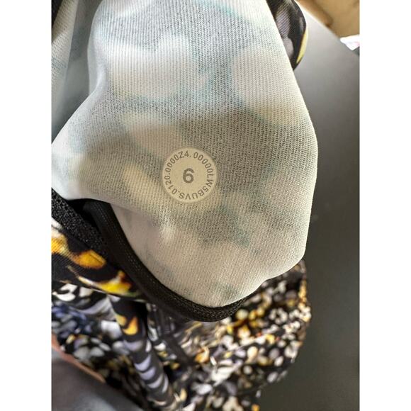 Lululemon Speed Up Tight Full-on Luxtreme in Metropolis Glow Multi size 6 - Picture 6 of 9